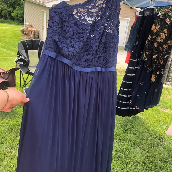 David’s Bridal Bridesmaid dress size 16 - Picture 2 of 4